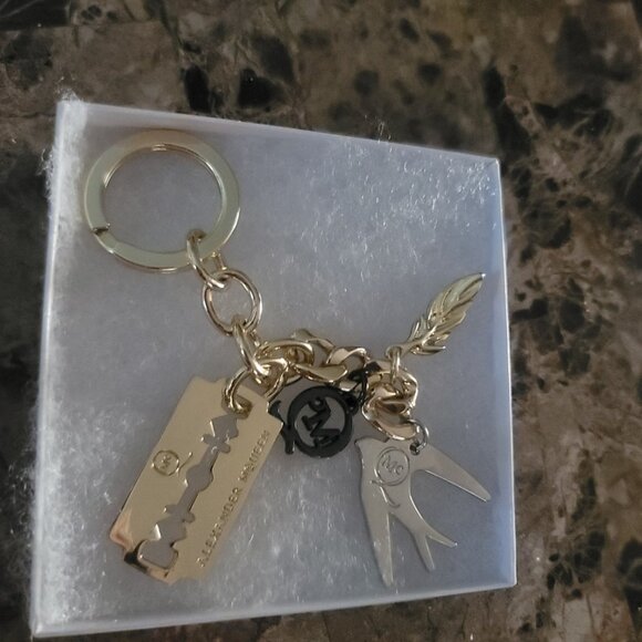 ALEXANDER MCQUEEN Keychain. Brand New. Gift Box included. - Picture 6 of 16